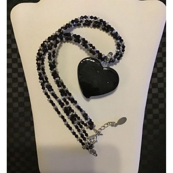 Stunning Black Murano Glass & Crystal Heart Necklace & Earring Set - Picture 3 of 3